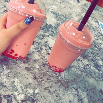 Teaberry - Strawberry Banana smoothie with Strawberry boba. - Coffee & Tea Near Me - Fargo, North Dakota