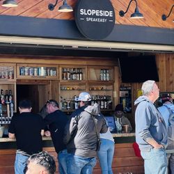 Slopeside Speakeasy - The bar for placing your order