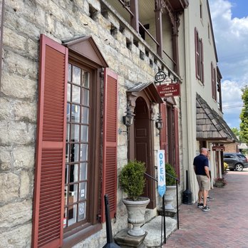 The Old Talbott Tavern - Talbott Tavern - Bars Near Me - Bardstown, Kentucky