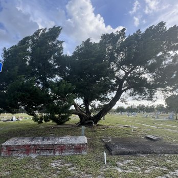 Evergreen Cemetery - Funeral Services & Cemeteries Near Me - Okeechobee, Florida Evergreen Cemetery - Funeral Services & Cemeteries Near Me - Okeechobee, Florida