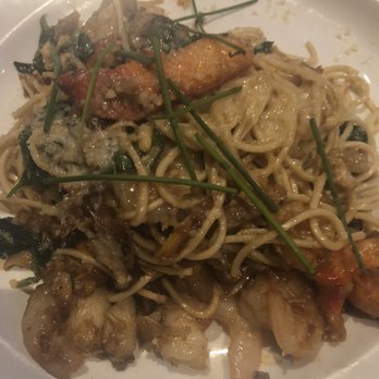 Yard House - Lobster Garlic Noodles - Bars Near Me - Roseville, California