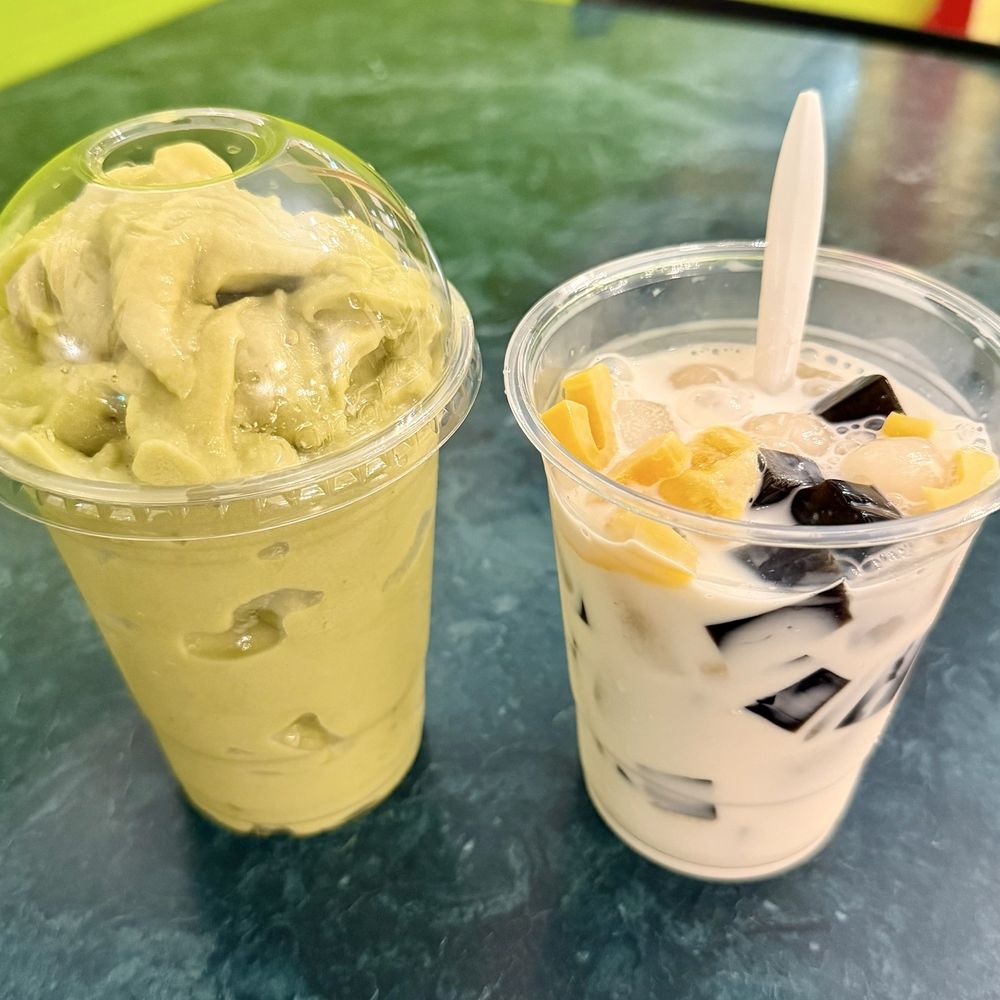 VN Dish - Avocado Smoothie and Vietnamese cold dessert with lychee and jackfruit and black jelly with milk - Vietnamese Near Me - Corona, California VN Dish - Avocado Smoothie and Vietnamese cold dessert with lychee and jackfruit and black jelly with milk - Vietnamese Near Me - Corona, California