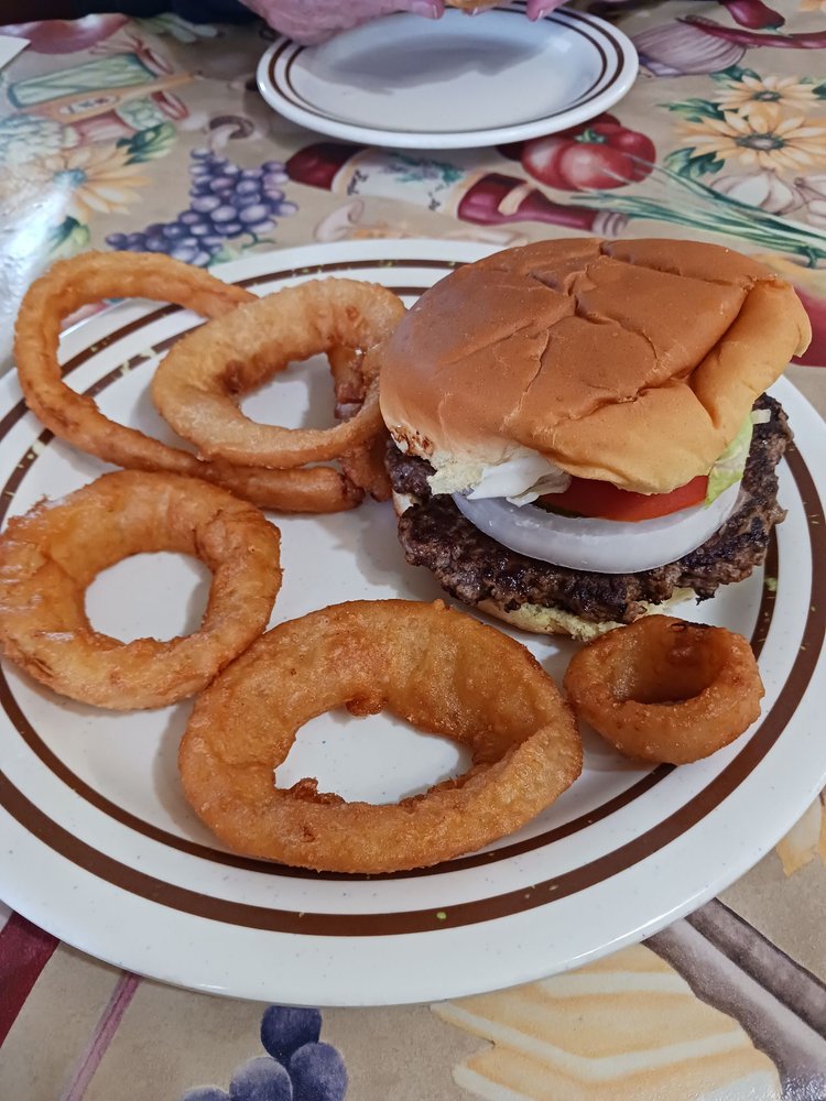 M & R RESTAURANT Updated September 2024 7250 Lynn Ave, Hamlin, West