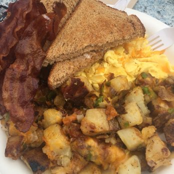 Pipes Cafe - Little plate! Taken in 2018 and my plate on 9/5/2025 looked nearly identical!!  Consistency you can count on! - American Near Me - Cardiff, California