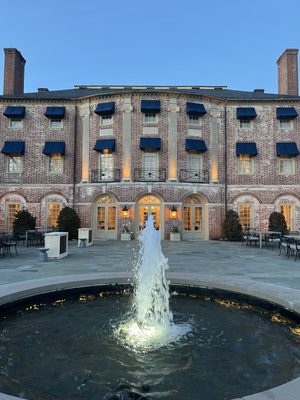 Williamsburg Inn, an official Colonial Williamsburg Hotel by null