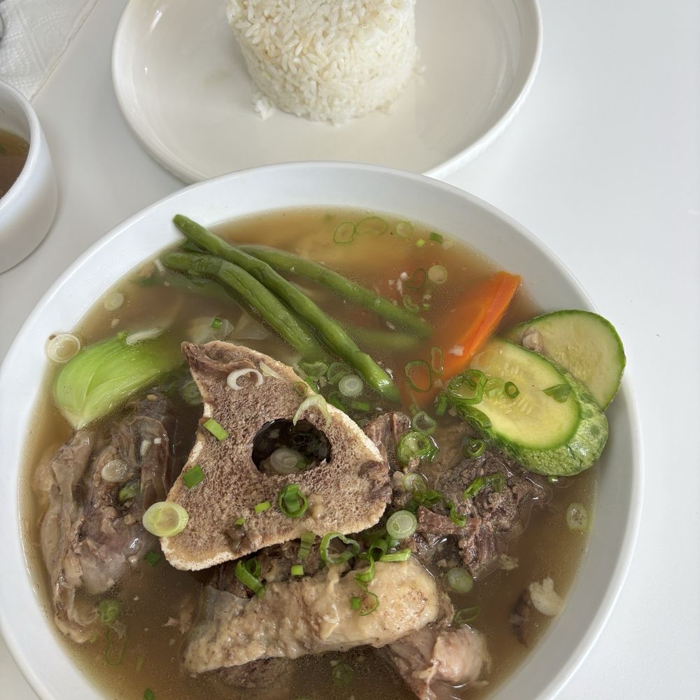 Mo Nina's Filipino Restaurant - Beef bulalo and rice - Mexican Near Me - Northridge, California Mo Nina's Filipino Restaurant - Beef bulalo and rice - Mexican Near Me - Northridge, California