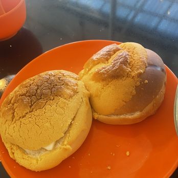 Alice's Kitchen - H.K. Style Pineapple Bun with Butter ($4.50) - Cantonese Near Me - Monterey Park, California Alice's Kitchen - H.K. Style Pineapple Bun with Butter ($4.50) - Cantonese Near Me - Monterey Park, California