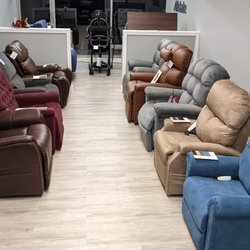 Midwest Mobility - Our brand new lift chair gallery!