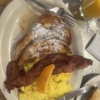 Sunshine Café - French Toast - Breakfast & Brunch Near Me - Silverthorne, Colorado Sunshine Café - French Toast - Breakfast & Brunch Near Me - Silverthorne, Colorado