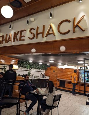 Shake Shack Chicago Athletic Association by null