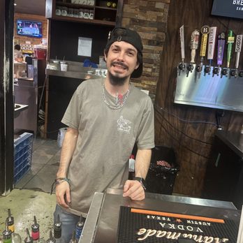 Angry Crab Shack - Keenan, our atmospheric experience specialist. - Cajun/Creole Near Me - Peoria, Arizona