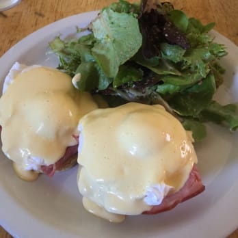Beachcomber Cafe - Eggs Benedict! - Cafes Near Me - Trinidad, California