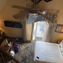 Arrowhead Manor Inn and Event Center - Evergreen suite
