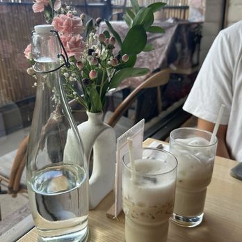 Hatsuzakura - earl grey lavender milk tea and okinawa milk tea - Japanese Near Me - San Diego, California