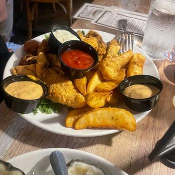Tamara's Downtown - Fried seafood platter - New American Near Me - Fairhope, Alabama Tamara's Downtown - Fried seafood platter - New American Near Me - Fairhope, Alabama