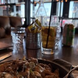 Shaker Cuisine et Mixologie - Drummondville - Large restaurant with outdoor space too