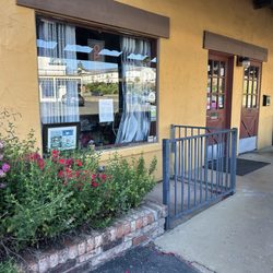 Taste of Himalaya - Welcoming entrance
