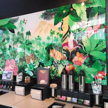 Starbucks - Coffee & Tea Near Me - Beverly Hills, California