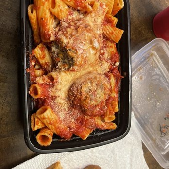 Danspot - Rigatoni Meatballs (the bread is not from the restaurant; see review) - Italian Near Me - Walton Hills, Ohio