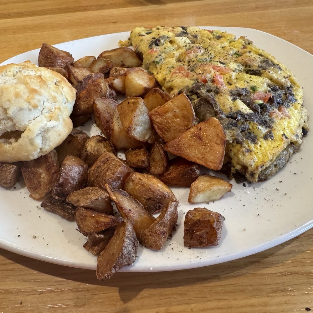Silver Diner - Vegetarian Omelette, Potatoes and Biscuit - Diners Near Me - Lanham, Maryland