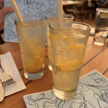 Matunuck Oyster Bar - Muddle - Seafood Near Me - South Kingstown, Rhode Island