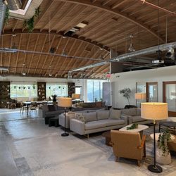 Evergreen Los Angeles - Lobby Space