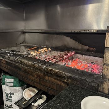 Santarpio's Pizza - Love it. - Pizza Near Me - Boston, Massachusetts