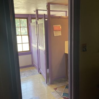 Isis Oasis Lodge - Bathroom - Venues & Event Spaces Near Me - Geyserville, California Isis Oasis Lodge - Bathroom - Venues & Event Spaces Near Me - Geyserville, California