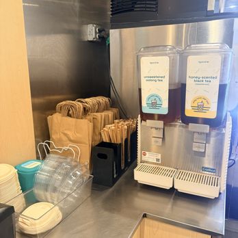 Tigawok - Beverage & take-out containers counter - Fast Food Near Me - Los Angeles, California Tigawok - Beverage & take-out containers counter - Fast Food Near Me - Los Angeles, California