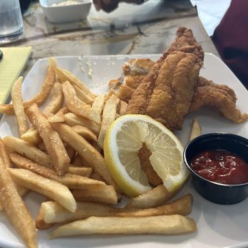 Lock & Key - Cat Fish & Fries - Sports Bars Near Me - Atlanta, Georgia