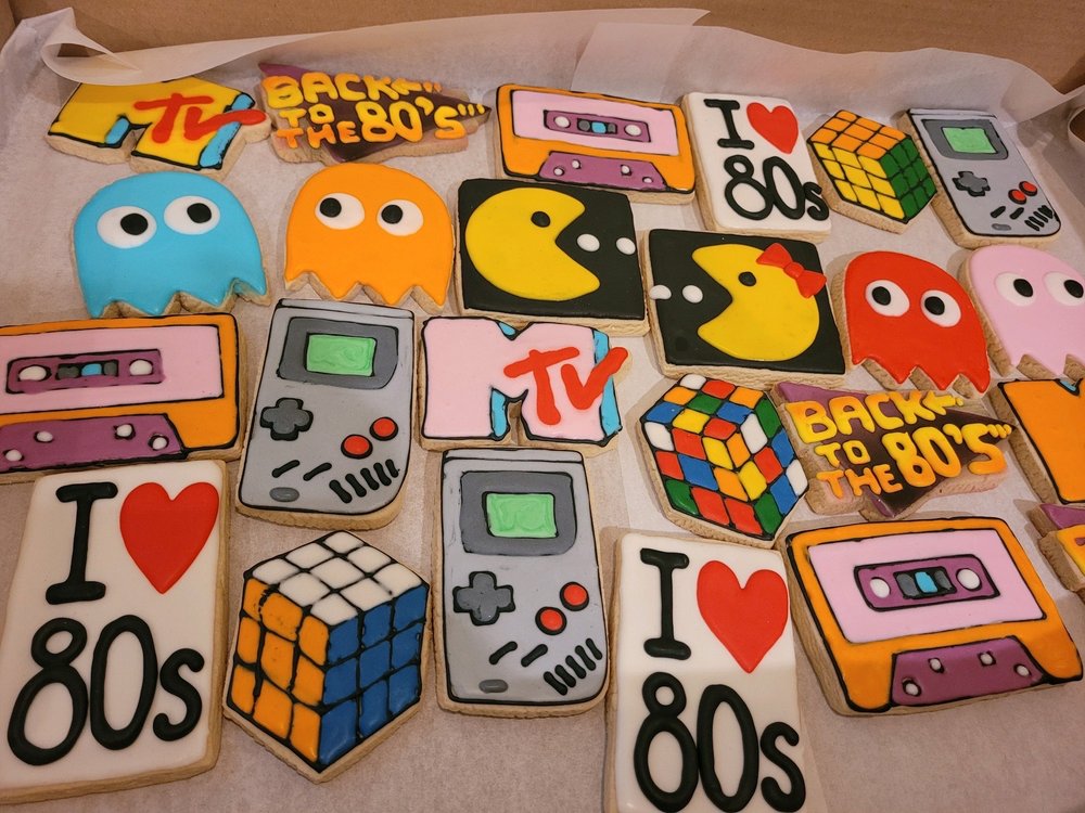 Creative Crumbs Logo
