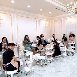 Le Petit Salon - Girl's Mani-Pedis