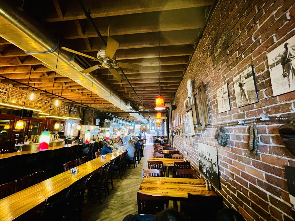 McGlinn's Public House