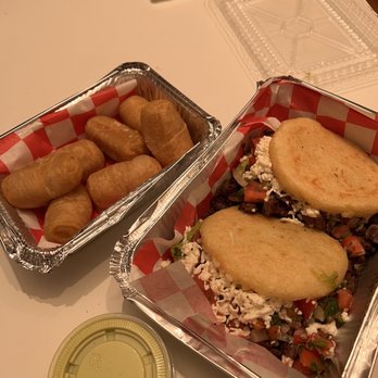 El Rincon De Fabio - Tequeños and Arepas - Tacos Near Me - Chicago, Illinois El Rincon De Fabio - Tequeños and Arepas - Tacos Near Me - Chicago, Illinois