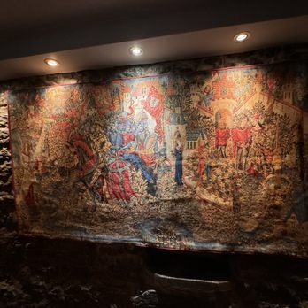 The Kings Head - Tapestry wall decor - Pubs Near Me - Galway, G The Kings Head - Tapestry wall decor - Pubs Near Me - Galway, G