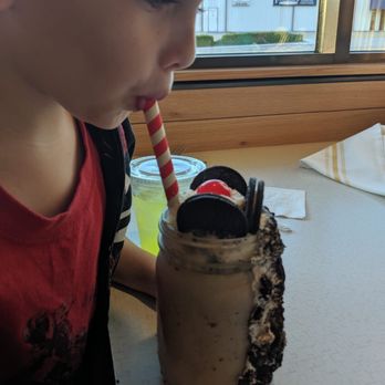 Mad Eats - Oreo Shake! - Desserts Near Me - Owasso, Oklahoma