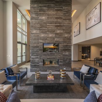 The Emerson - Resident lounge - Apartments Near Me - Centreville, Virginia