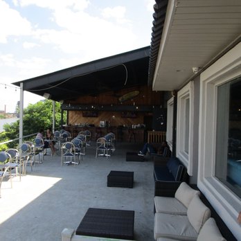 Lit 21 - Patios - Sports Bars Near Me - Newark, New Jersey