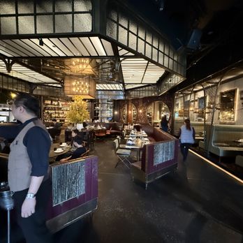 Mott 32 - Interior. - Chinese Near Me - Vancouver, British Columbia Mott 32 - Interior. - Chinese Near Me - Vancouver, British Columbia