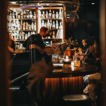 Bar Henry - people sitting at the bar - Cocktail Bars Near Me - Los Angeles, California Bar Henry - people sitting at the bar - Cocktail Bars Near Me - Los Angeles, California