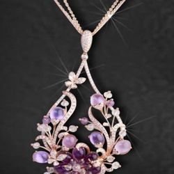 One of our many beautiful necklaces.