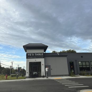 Ye’s Table - Outside view - Seafood Near Me - Methuen, Massachusetts