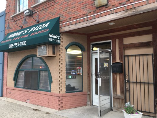 Nono's Pizza by null