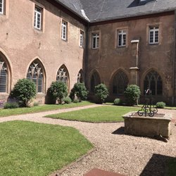 Kloster Steinfeld - Kreuzgang Innenhof