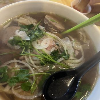 Pho Binh Minh - P13. Combination Noodle Soup - Vietnamese Near Me - Maple Valley, Washington