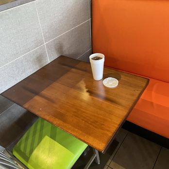 Paradise Valley Burger - Seating - Burgers Near Me - Tempe, Arizona