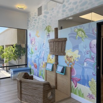 Cali Quick Urgent Care - Children's Clinic, the waiting room. - Urgent Care Near Me - Laguna Niguel, California