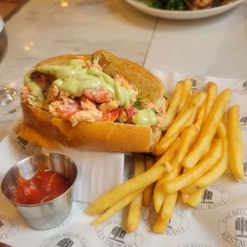 Red House - Sriracha Mayo Lobster Roll - New American Near Me - Cambridge, Massachusetts