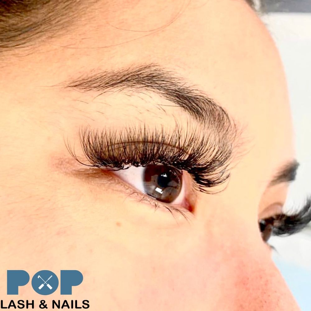 Pop Lash & Nails Logo