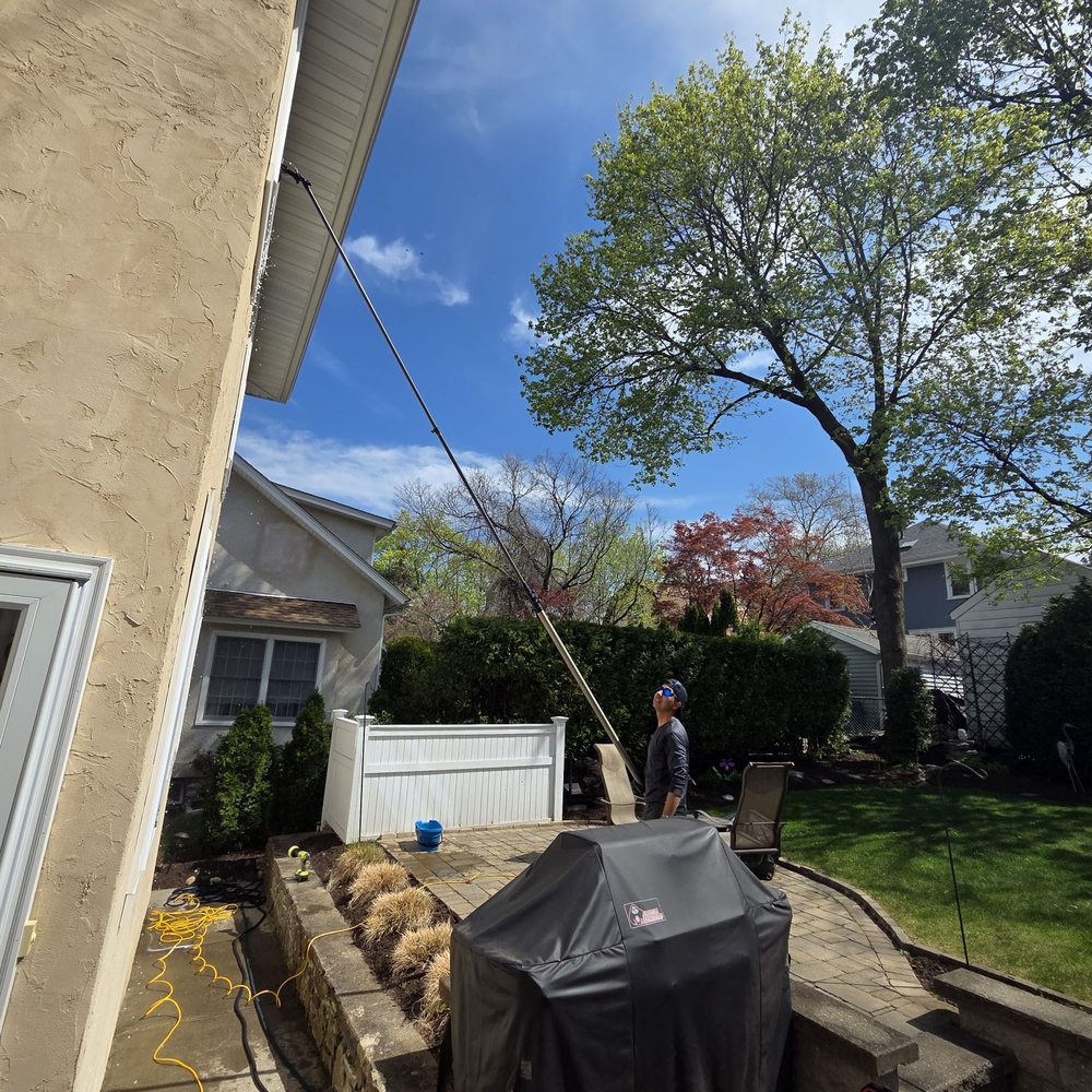 Seldens Window Cleaning - Working hard - Window Washing Near Me